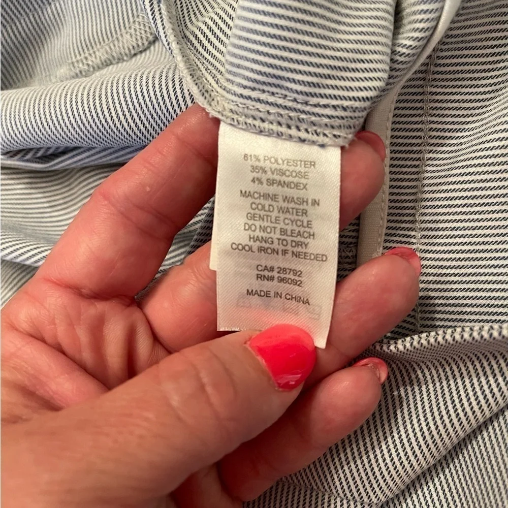 Carolina Belle seersucker blue/white striped capris size 14 - Picture 4 of 5